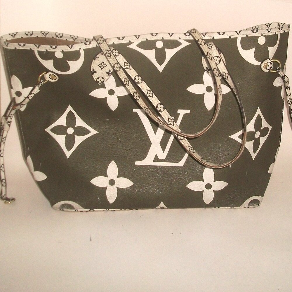 Huge PVC Shoulder Tote in Style of Monogram Shoulder Tote NOT Louis Vuitton - Picture 2 of 11